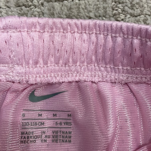 Girls Nike Shirts size 5/6 Medium - Picture 3 of 3